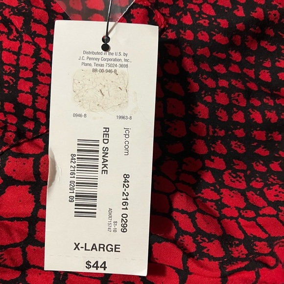 a.n.a Red and Black Notched Collar Cut Out Top - Picture 5 of 10